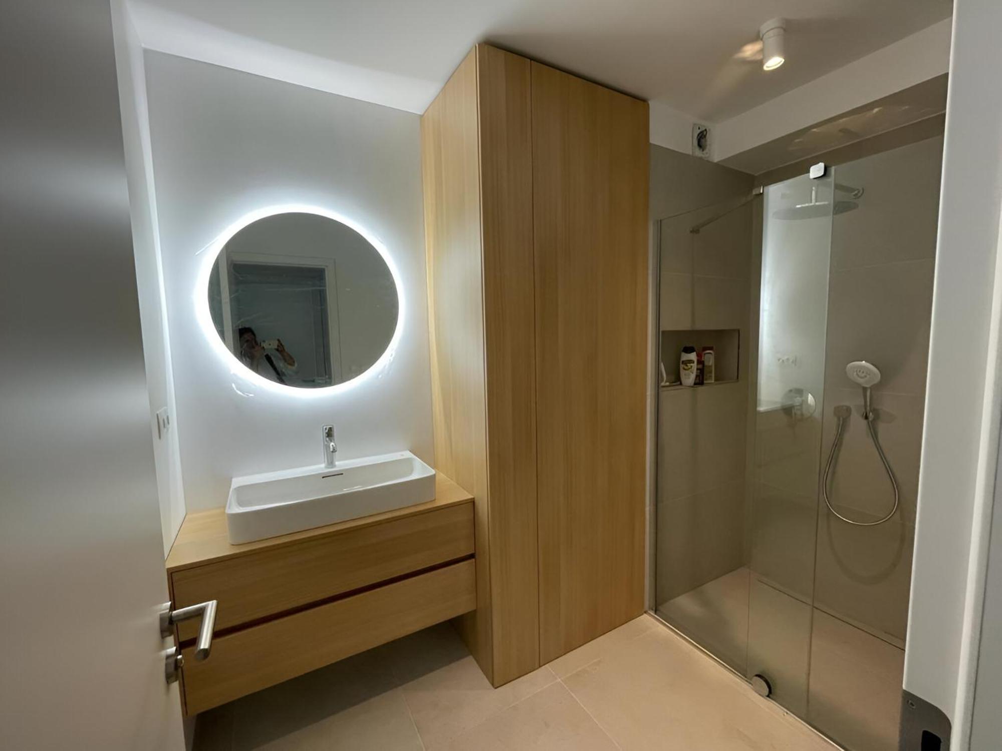 Beautiful New Apt In Old Town Near Train Station - Free Parking Братислава Екстериор снимка