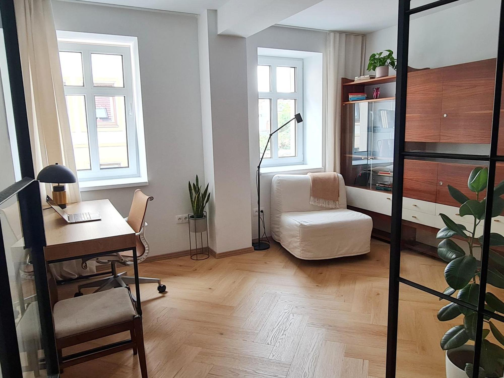 Beautiful New Apt In Old Town Near Train Station - Free Parking Братислава Екстериор снимка